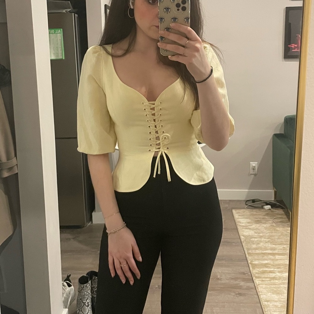 Aritzia Wilfred Santal Linen Bustier Blouse in Tapioca Yellow - Picture 5 of 5